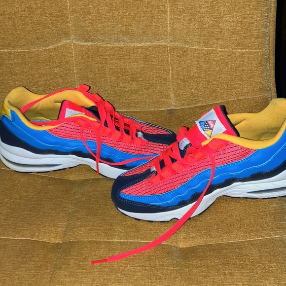 Mint Condition Nike Air Max - Picture 3 of 4